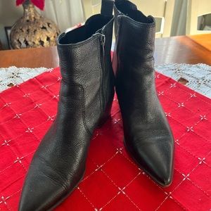 Franco Sarto side zip boots size 10/ Black leather
